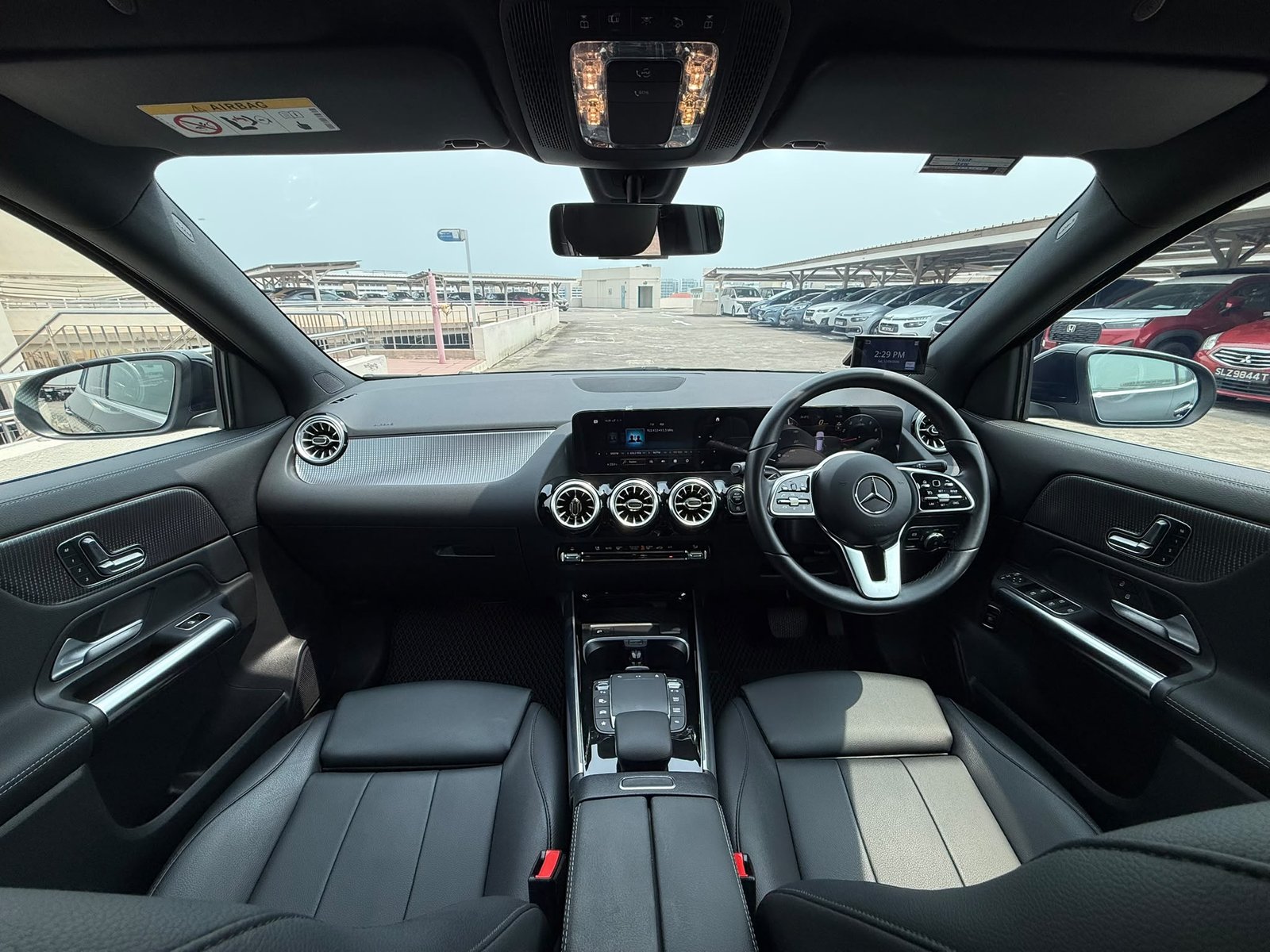 Mercedes-Benz GLA180 Progressive photo 6